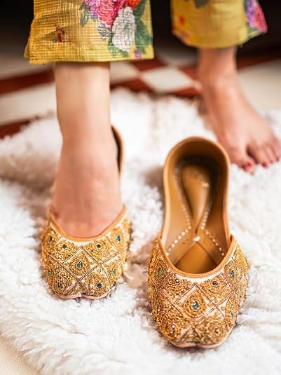 loryphilory golden punjabi jutti loryphilory golden punjabi jutti